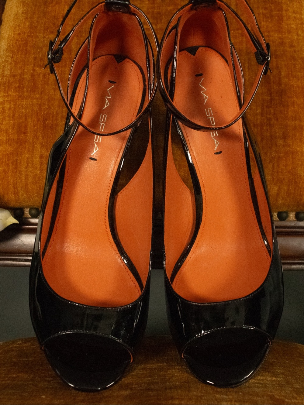SIZE 10 Via Spiga Black Patent Peep -Toe Heels
